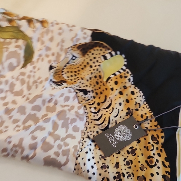 100% SILK! Vince Camuto Cheetah/Leopard Print Scarf..New With Tags! Giftable! - Picture 6 of 6